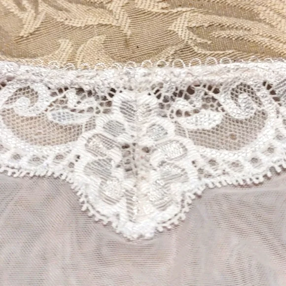 🌹🕊️🌹Exquisite VS Vtg Deadstock 90's White Sheer Mesh & Lace Panties - M - Picture 6 of 9